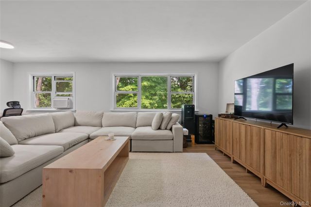 310 N State Road 1C, Briarcliff Manor, NY 10510