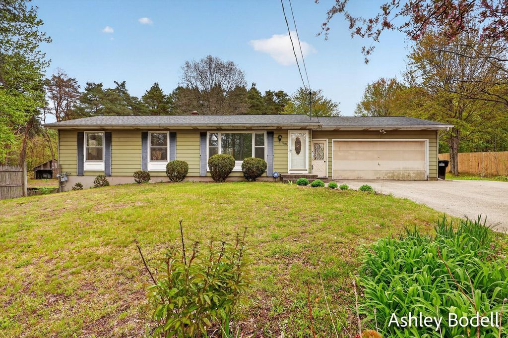 11888 Long Lake Drive Nw, Sparta Twp, MI 49345