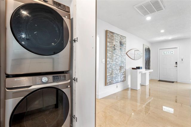 505 SE 28TH Avenue, Pompano Beach, FL 33062