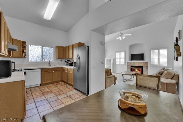 2001 Turquoise Ridge Street 202, Las Vegas, NV 89117