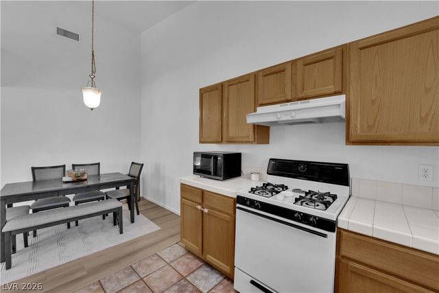 2001 Turquoise Ridge Street 202, Las Vegas, NV 89117