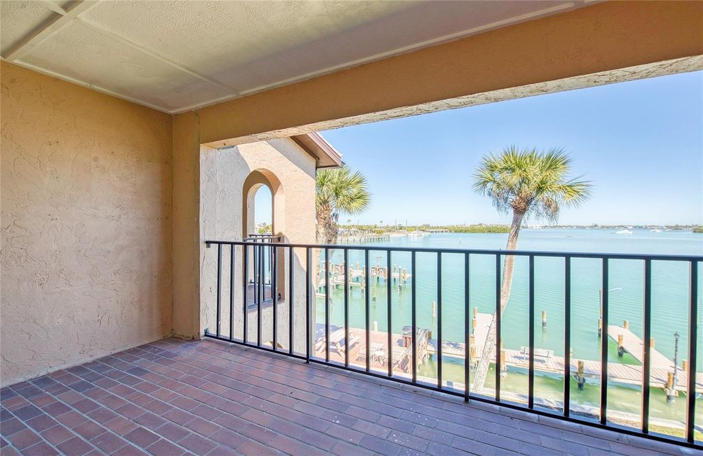 Image 20 of property listing at 1765 GULF BOULEVARD 209, Englewood, FL 34223