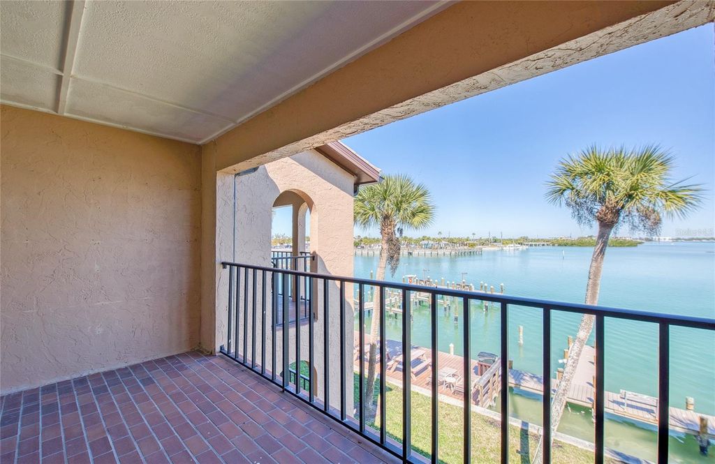 Image 21 of property listing at 1765 GULF BOULEVARD 209, Englewood, FL 34223