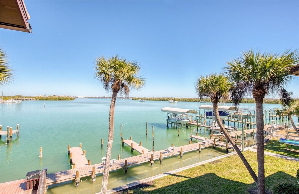 Image 25 of property listing at 1765 GULF BOULEVARD 209, Englewood, FL 34223