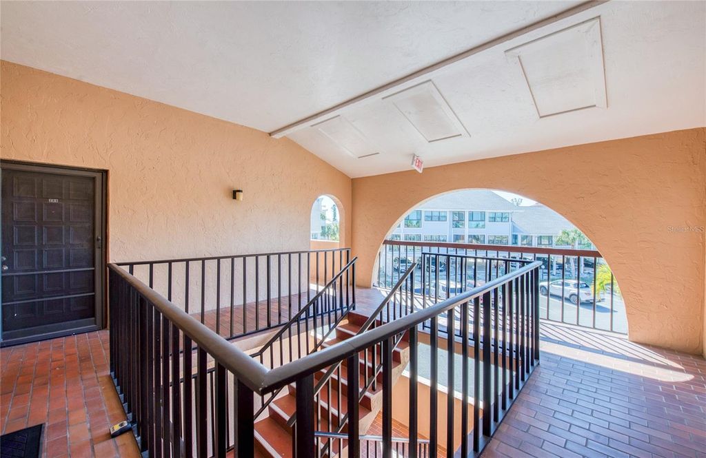 Image 5 of property listing at 1765 GULF BOULEVARD 209, Englewood, FL 34223