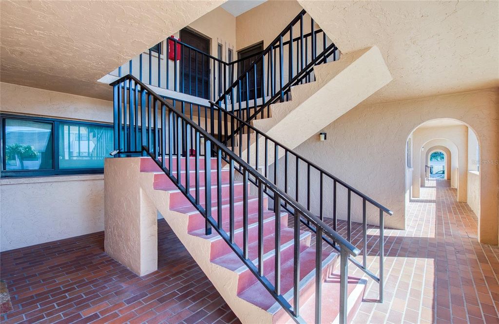 Image 6 of property listing at 1765 GULF BOULEVARD 209, Englewood, FL 34223