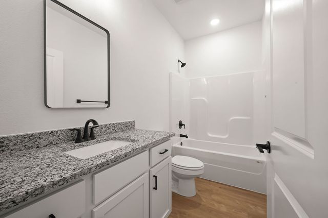 3 Grampian Circle, Bella Vista, AR 72715