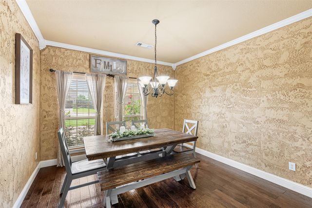 916 Winged Foot, Corsicana, TX 75110