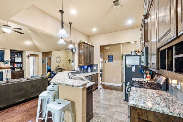 916 Winged Foot, Corsicana, TX 75110
