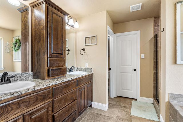 916 Winged Foot, Corsicana, TX 75110