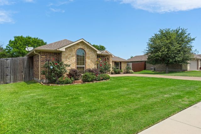 916 Winged Foot, Corsicana, TX 75110