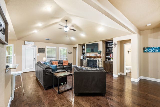 916 Winged Foot, Corsicana, TX 75110