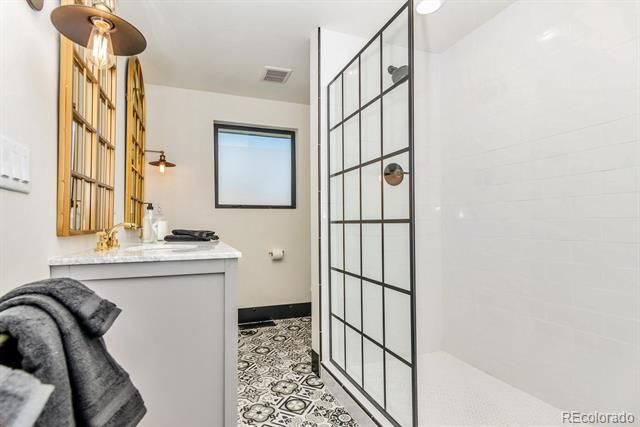8701 E 11th Avenue, Denver, CO 80220