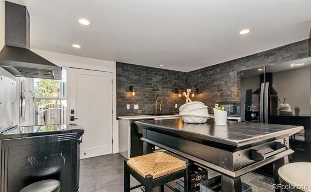 8701 E 11th Avenue, Denver, CO 80220