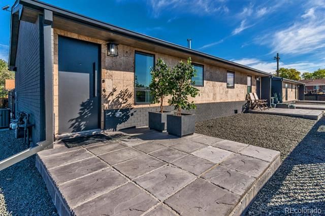 8701 E 11th Avenue, Denver, CO 80220