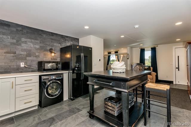 8701 E 11th Avenue, Denver, CO 80220