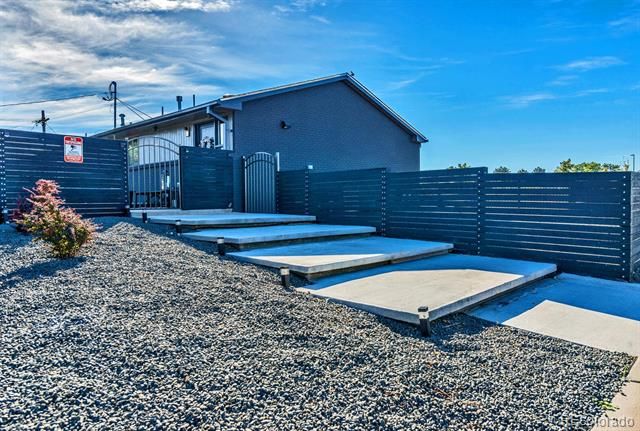 8701 E 11th Avenue, Denver, CO 80220