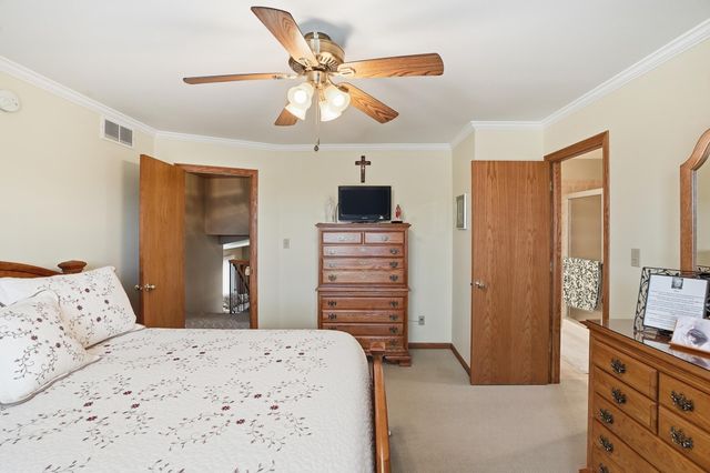 6586 Falcon Drive, Schererville, IN 46375