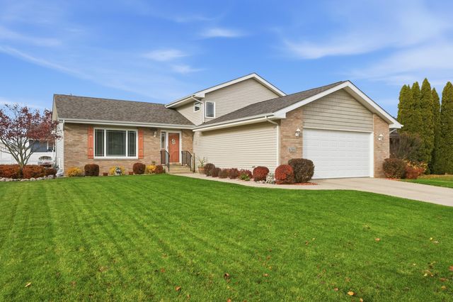 6586 Falcon Drive, Schererville, IN 46375