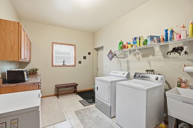 6586 Falcon Drive, Schererville, IN 46375