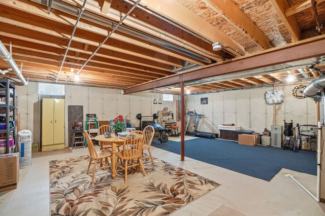 6586 Falcon Drive, Schererville, IN 46375