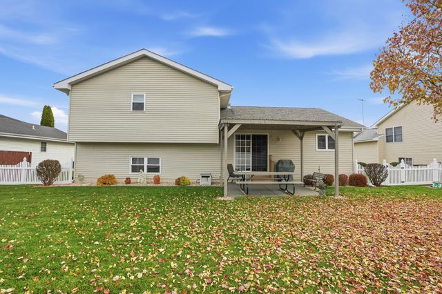 6586 Falcon Drive, Schererville, IN 46375