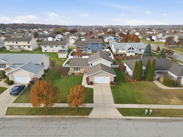 6586 Falcon Drive, Schererville, IN 46375