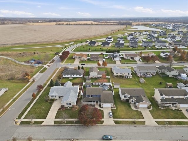 6586 Falcon Drive, Schererville, IN 46375