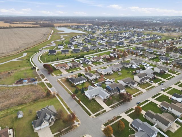 6586 Falcon Drive, Schererville, IN 46375