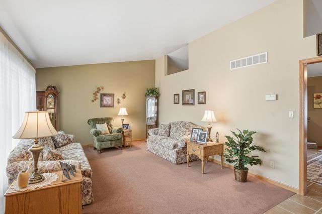 6586 Falcon Drive, Schererville, IN 46375