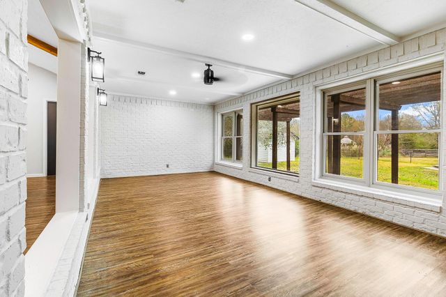 1263 S Fm 1988, Livingston, TX 77351