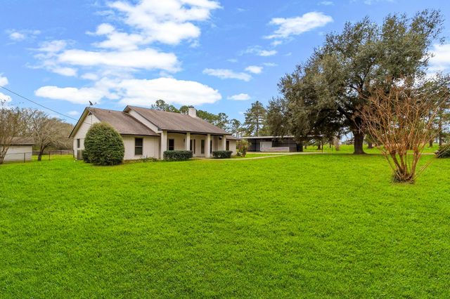 1263 S Fm 1988, Livingston, TX 77351