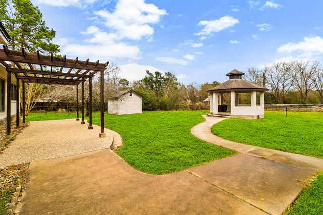 1263 S Fm 1988, Livingston, TX 77351