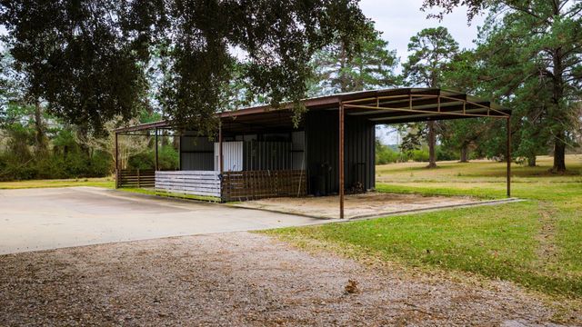 1263 S Fm 1988, Livingston, TX 77351