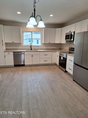 216 N Chamberlain Ave, Rockwood, TN 37854