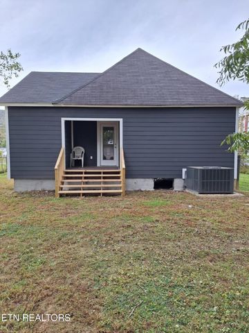 216 N Chamberlain Ave, Rockwood, TN 37854