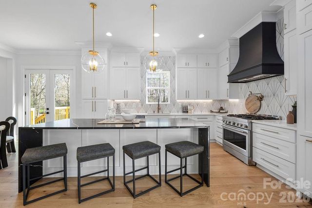 100 N Brackenbury Lane, Charlotte, NC 28270