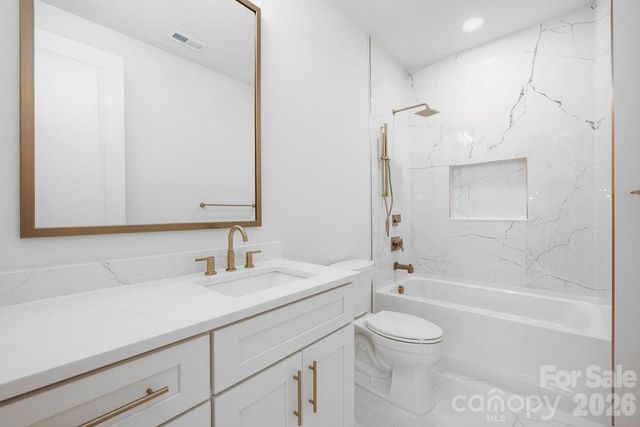 100 N Brackenbury Lane, Charlotte, NC 28270