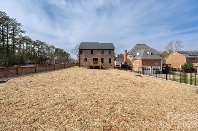 100 N Brackenbury Lane, Charlotte, NC 28270