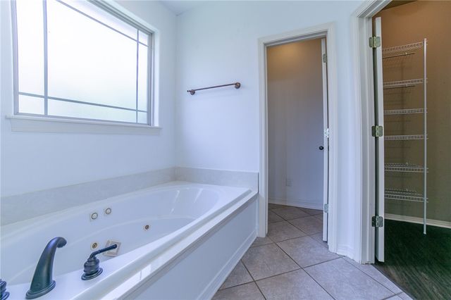 3103 SW Camden Drive, Bentonville, AR 72712