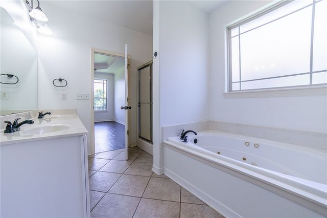3103 SW Camden Drive, Bentonville, AR 72712