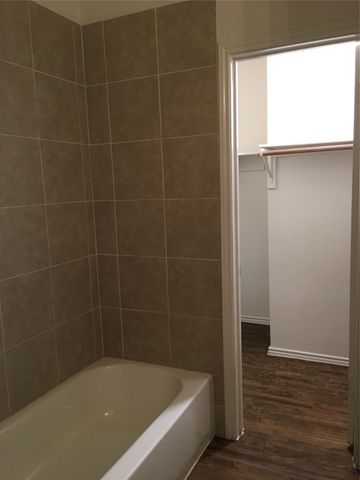 10328 Woodleaf Drive, Dallas, TX 75227