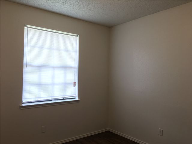 10328 Woodleaf Drive, Dallas, TX 75227