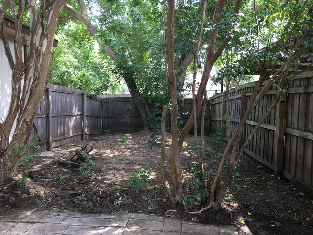 10328 Woodleaf Drive, Dallas, TX 75227