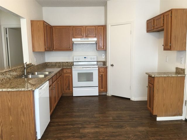 10328 Woodleaf Drive, Dallas, TX 75227