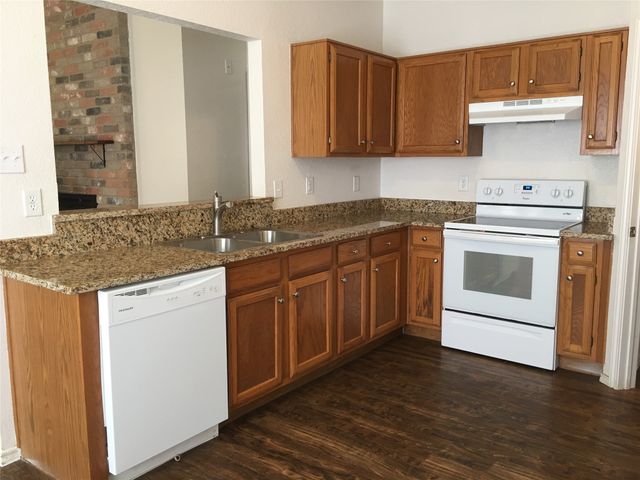 10328 Woodleaf Drive, Dallas, TX 75227