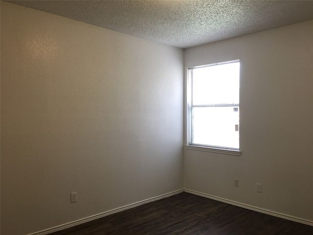 10328 Woodleaf Drive, Dallas, TX 75227