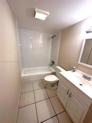 7830 NW 33rd St 502, Davie, FL 33024