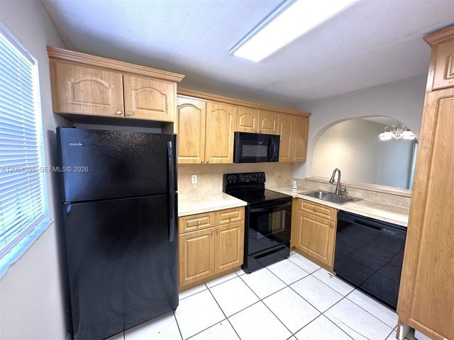 7830 NW 33rd St 502, Davie, FL 33024