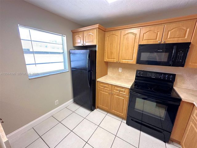 7830 NW 33rd St 502, Davie, FL 33024